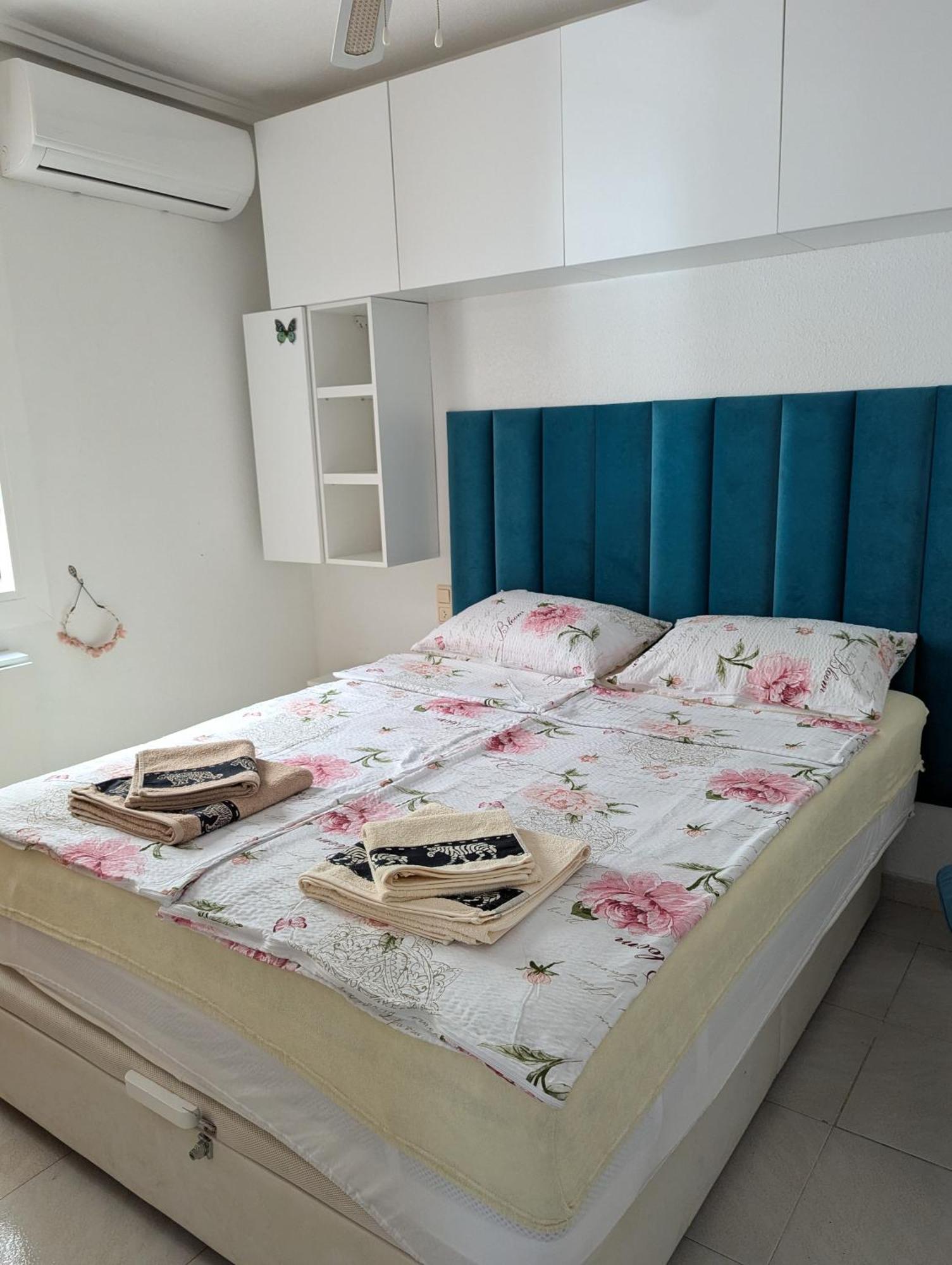 Apartament Piotr Torrevieja Exteriör bild